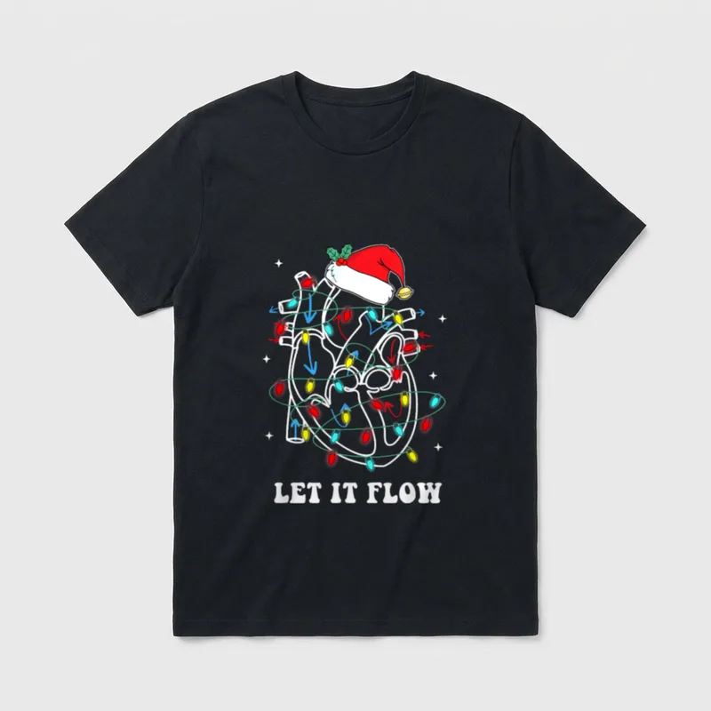 Cardiac Nurse Xmas T-Shirt – Anatomical heart in a Santa hat wrapped in festive Christmas lights – Classic T-Shirt in Black
