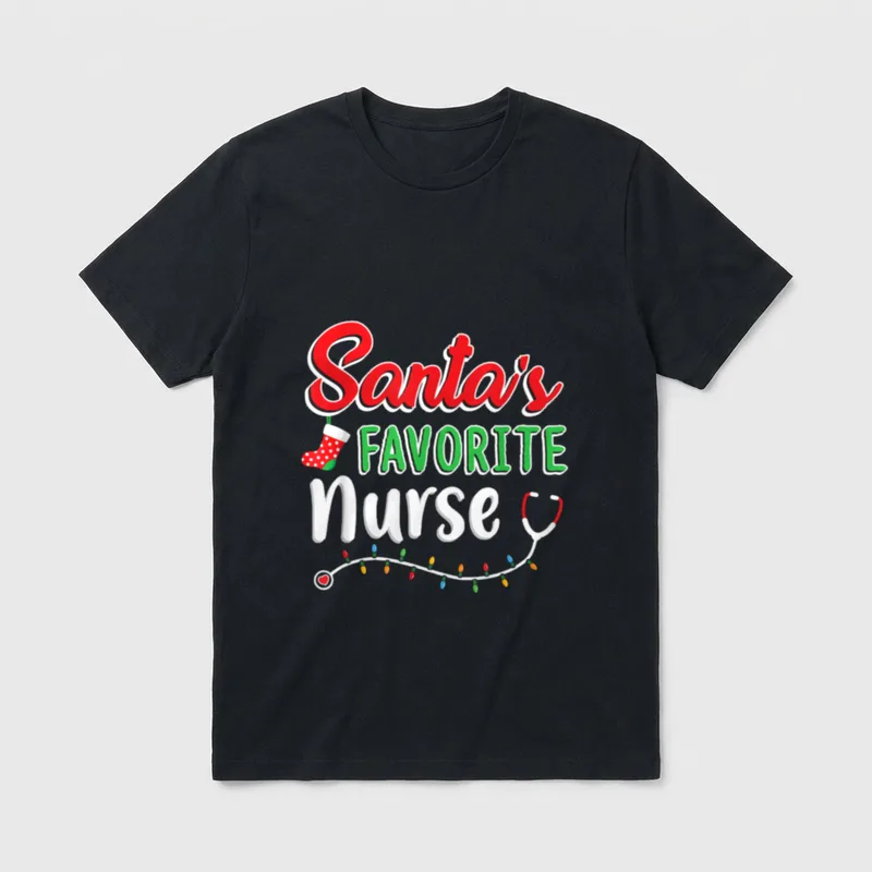 Merry Christmas Nurse Shirt – Santa’s FAVORITE Nurse lettering with stethoscope holiday lights – Classic T-Shirt in Black