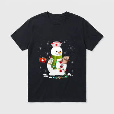 Xmas Lights Nurse Snowman Nursing RN T-Shirt – Classic T-Shirt in Black