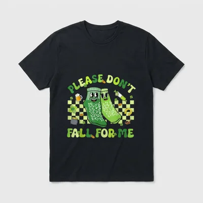 RN PCT CNA Nurse St Day T-Shirt – Green cartoon hospital grip socks with shamrocks and syringe – Classic T-Shirt in Black