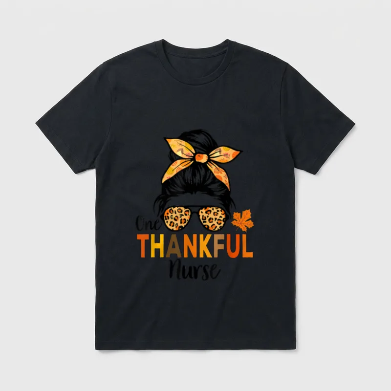 One Thankful Nurse Thanksgiving Messy Bun T-Shirt – Classic T-Shirt in Black