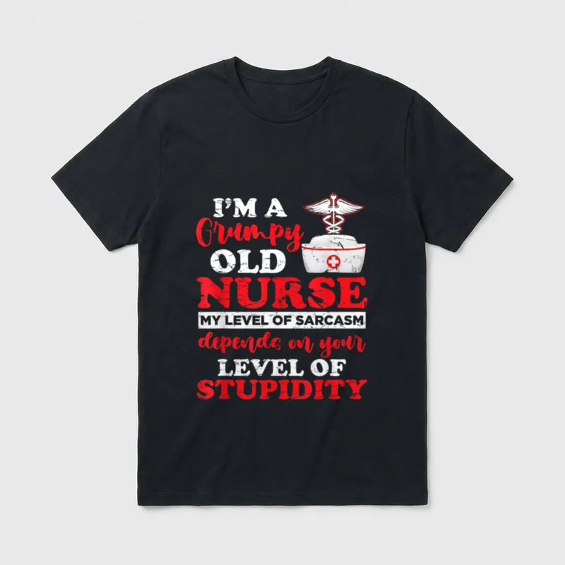 I'm a Grumpy Old Nurse T-Shirt – Caduceus, cap, and distressed sarcastic nursing text – Classic T-Shirt in Black