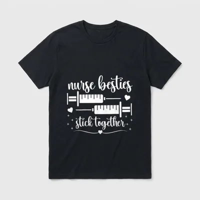 Nurse Besties Stick Together T-Shirt – Two medical syringes with floating hearts and sparkles – Classic T-Shirt in Black