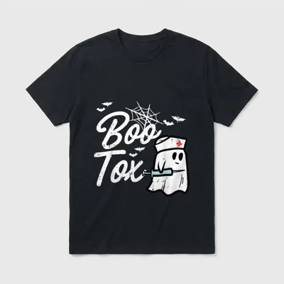 Halloween Nurse Boo Tox Botox T-Shirt – Ghost nurse holding a syringe with Boo Tox lettering – Classic T-Shirt in Black