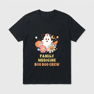 Family Medicine Boo Boo Crew Nurse T-Shirt – Ghost in nurse cap with pumpkins and retro flowers – Classic T-Shirt in Black