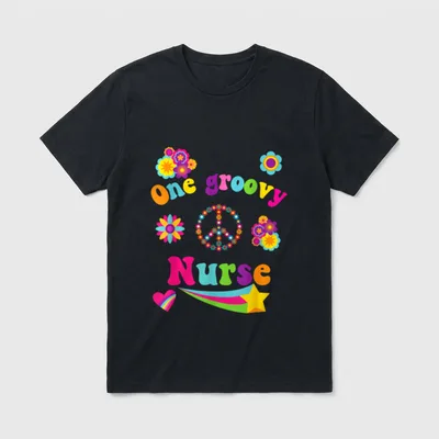 One Groovy Nurse 70s Seventies Lazy T-Shirt – Classic T-Shirt in Black