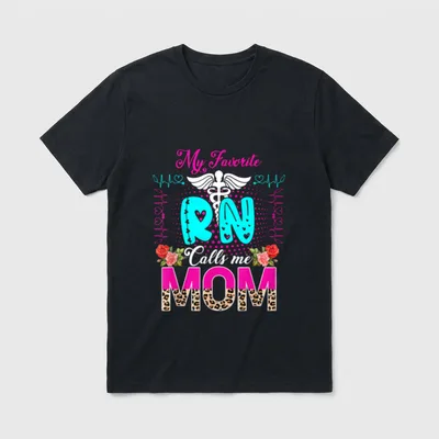 RN Calls Me Mom Cute Leopard T-Shirt – My Favorite RN Calls me MOM graphic with caduceus and roses – Classic T-Shirt in Black