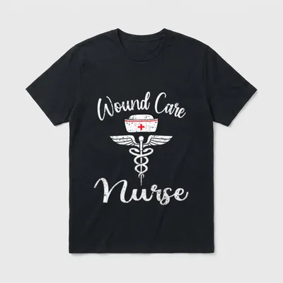 Funny Wound Care Nurse T-Shirt – Wound Care Nurse with caduceus symbol and vintage nurse cap – Classic T-Shirt in Black