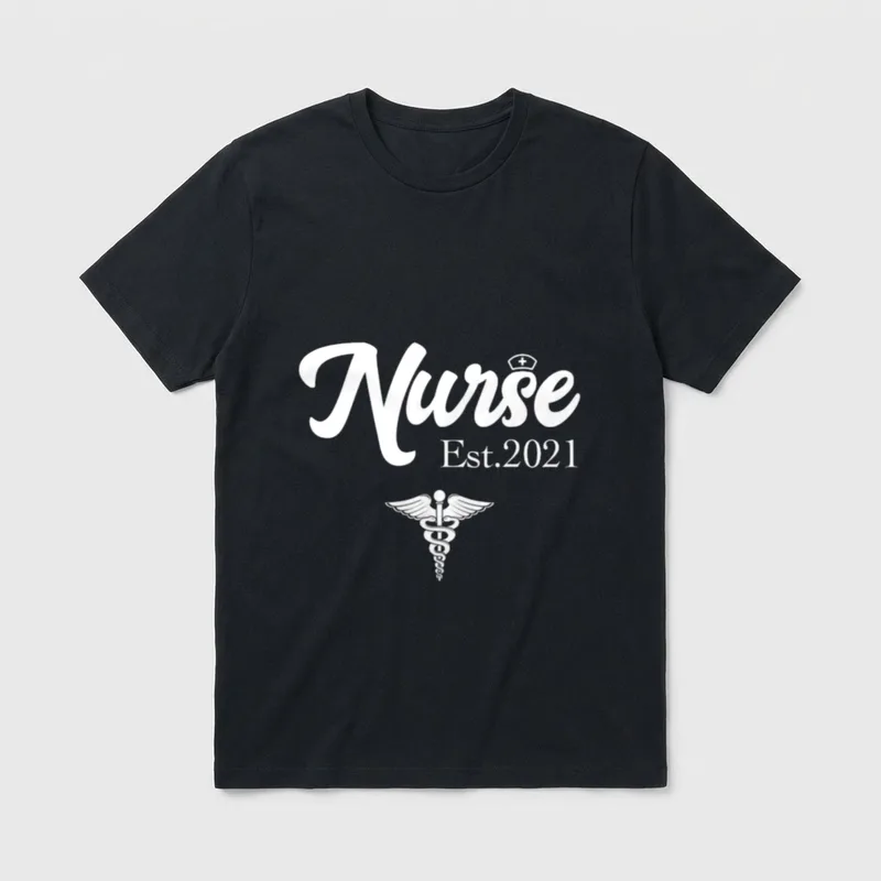 Nurse Est 2021 RN Nursing School T-Shirt – Nurse Est. 2021 with caduceus emblem and nurse cap – Classic T-Shirt in Black