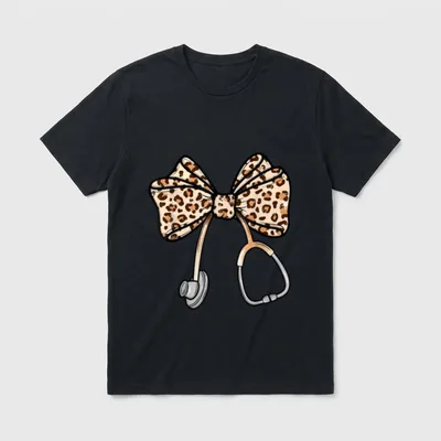 Nurse Day Leopard T-Shirt – Leopard print bow connected to a stethoscope – Classic T-Shirt in Black