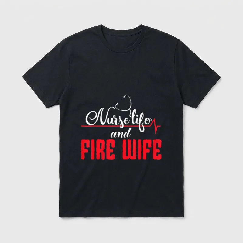 Nurse Life and Fire Wife Helmet T-Shirt – Nurse life and FIRE WIFE with stethoscope and pulse line – Classic T-Shirt in Black