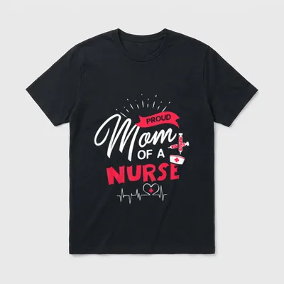 Nurse Proud Mom Reads T-Shirt – PROUD Mom OF A NURSE with syringes, nursing cap, and pulse line – Classic T-Shirt in Black