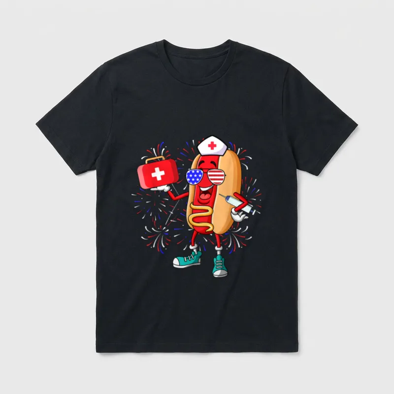 Nurse Anesthetists 4th of July T-Shirt – Cartoon hot dog in nurse cap with syringe and medical kit – Classic T-Shirt in Black