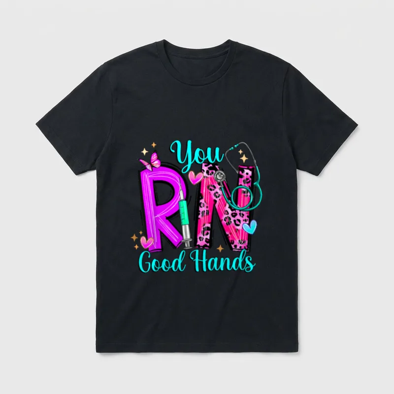 Groovy Registered Nurse You RN Good T-Shirt – You RN Good Hands print with stethoscope and syringe – Classic T-Shirt in Black
