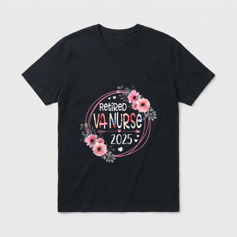 RN Nurses Retired T-Shirt – RETIRED VA NURSE 2025 floral wreath print – Classic T-Shirt in Black