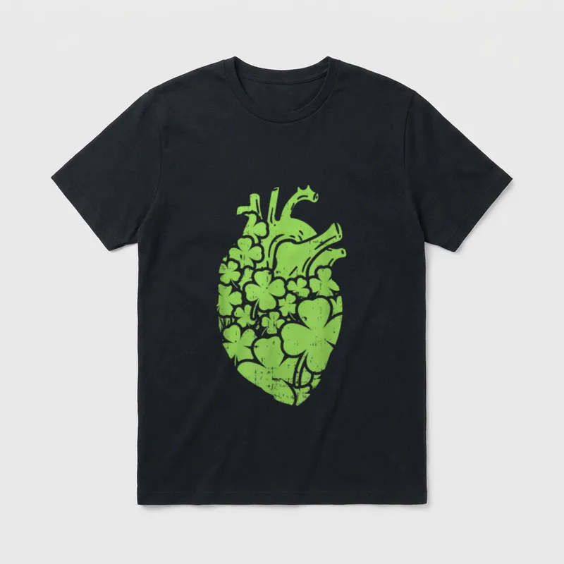 Shamrock Heart Cardiac Nurse St Day T-Shirt – Green anatomical heart filled with shamrock clovers – Classic T-Shirt in Black