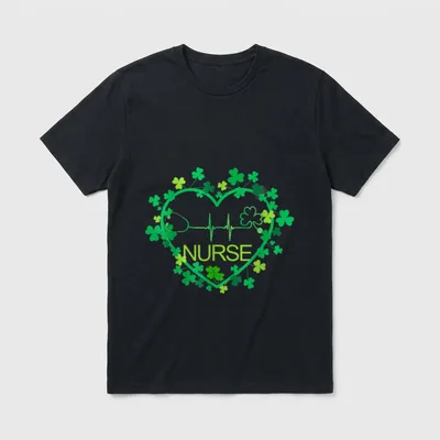 Heart Shamrock Nurse St Patrick's Day T-Shirt – Classic T-Shirt in Black