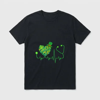 Irish Nurse St Day T-Shirt – Stethoscope pulse line with shamrock heart and leprechaun hat – Classic T-Shirt in Black