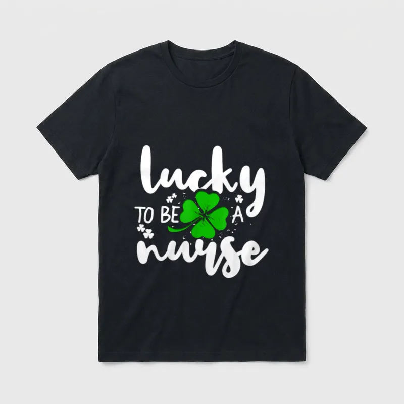 Lucky Nurse T-Shirt – Lucky to be a nurse with green four-leaf clover – Classic T-Shirt in Black