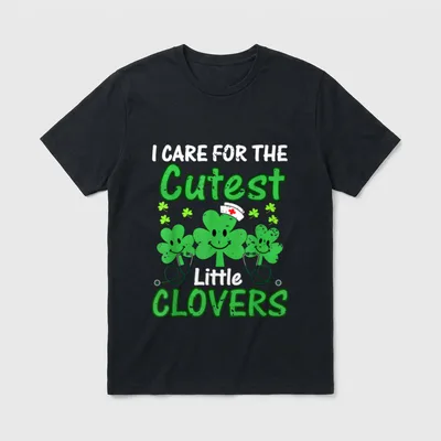 I Care for Cutest Clovers St T-Shirt – Smiling shamrocks wearing stethoscopes and a nurse cap – Classic T-Shirt in Black
