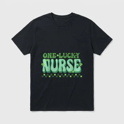 One Lucky Nurse Saint Patrick's Day T-Shirt – retro green ONE LUCKY NURSE lettering with shamrocks – Classic T-Shirt in Black
