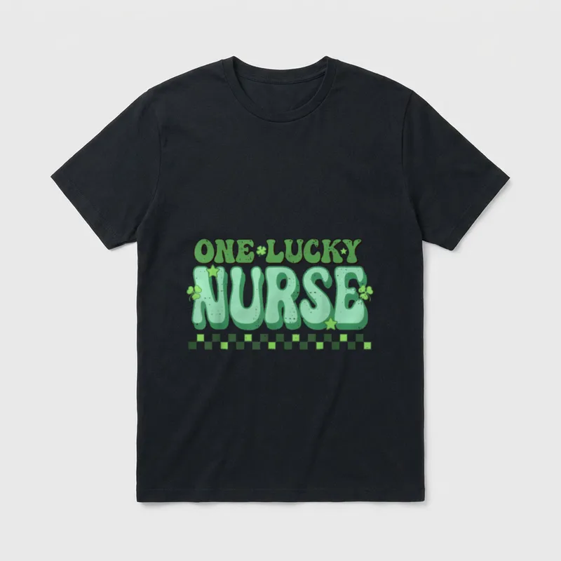 One Lucky Nurse Saint Patrick's Day T-Shirt – retro green ONE LUCKY NURSE lettering with shamrocks – Classic T-Shirt in Black