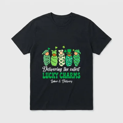 Charms St Day L D Nurse T-Shirt – Delivering the cutest LUCKY CHARMS Labor & Delivery – Classic T-Shirt in Black