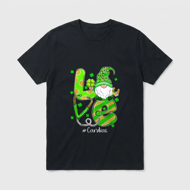 Shamrock Gnome Love Cardiac Nurse St T-Shirt – LOVE and #Cardiac with a gnome and stethoscope – Classic T-Shirt in Black