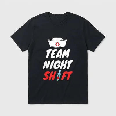 Team Night Shift Nurse Appreciation Meme T-Shirt – TEAM NIGHT SHIFT with nurse cap and syringe – Classic T-Shirt in Black